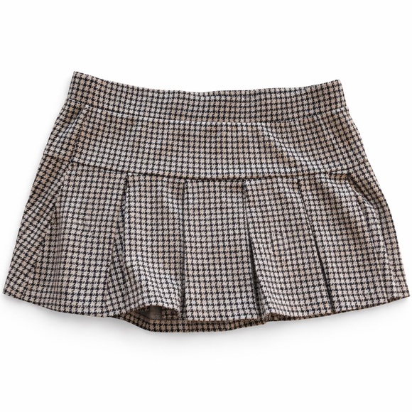 American Eagle Outfitters Dresses & Skirts - American Eagle Skirt Medium NWT Houndstooth Pleated Mini Skirt Preppy